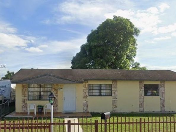 19811 SW 116th Ave, Miami FL 33157