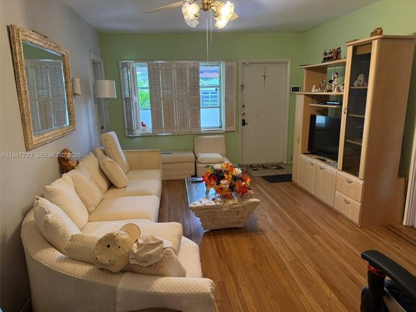 2560 SW 22nd Ave, Miami FL 33133