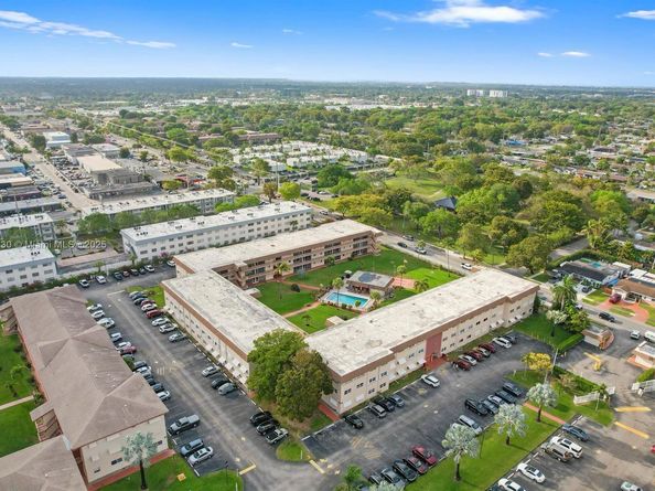 5300 Washington St 5300 Washington St E209, Hollywood FL 33021