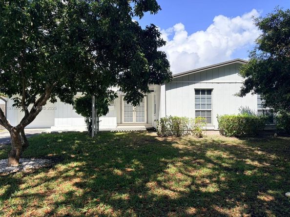 9825 SW 196 Street, Cutler Bay FL 33016