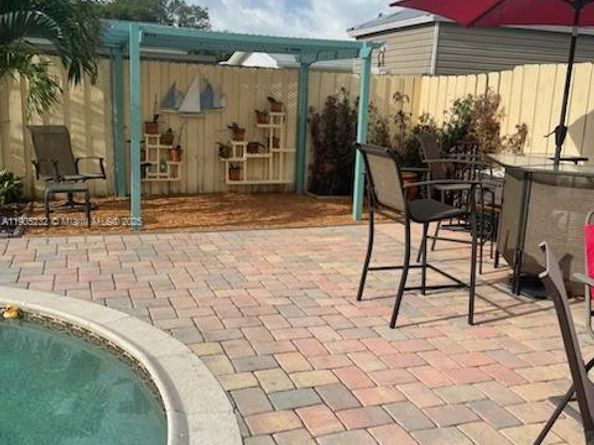 6740 Douglas St, Hollywood FL 33024