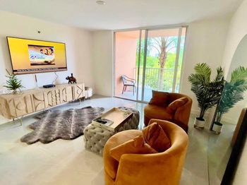 19901 E Country Club Dr