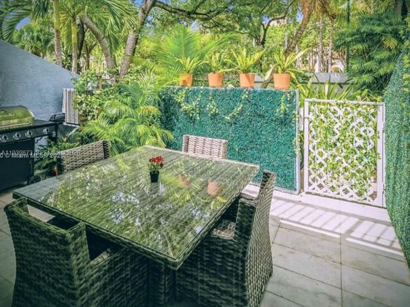 798 Crandon Blvd 55B, Key Biscayne FL 33149