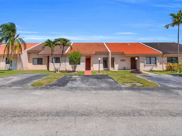 6323 SW 147th Place Cir, Miami FL 33193
