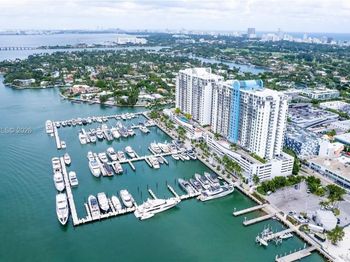 1800 Sunset Harbour Dr