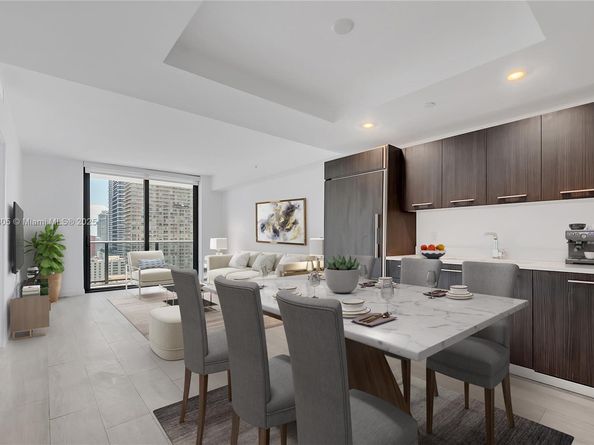 45 SW 9th St 2105, Miami FL 33130