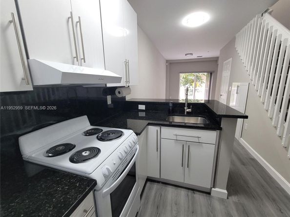 853 SW 2nd St 207, Miami FL 33130