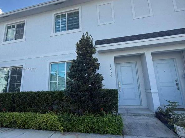 1037 NW 5th St, Florida City FL 33034