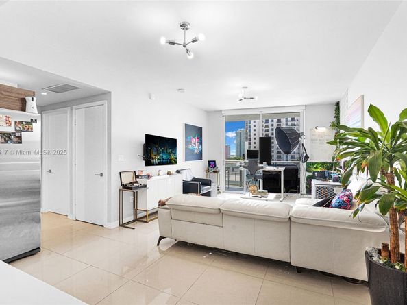 1010 SW 2nd Ave 1010, Miami FL 33130