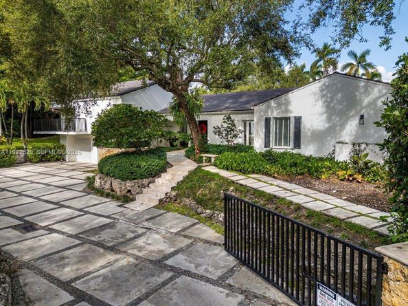 7000 Robles St, Coral Gables FL 33143