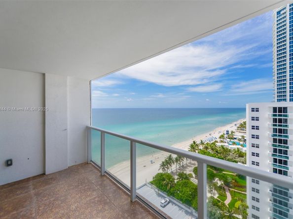 2751 S Ocean Dr 1707S, Hollywood FL 33019