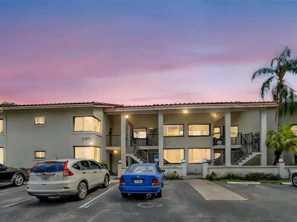 3100 NW 46th St 203, Oakland Park FL 33309