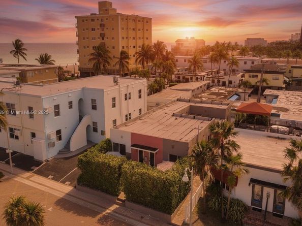 322 Oklahoma St, Hollywood FL 33019