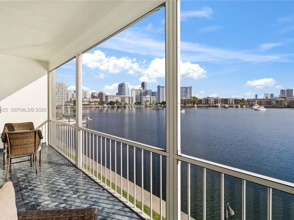 2200 Diana Dr 205, Hallandale Beach FL 33009