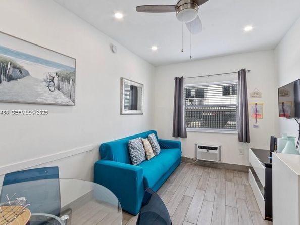 335 Ocean Dr 122, Miami Beach FL 33139