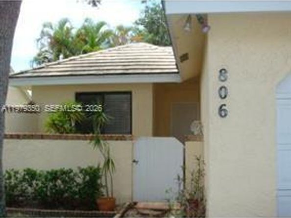 806 Maplewood Dr, Green Acres FL 33415