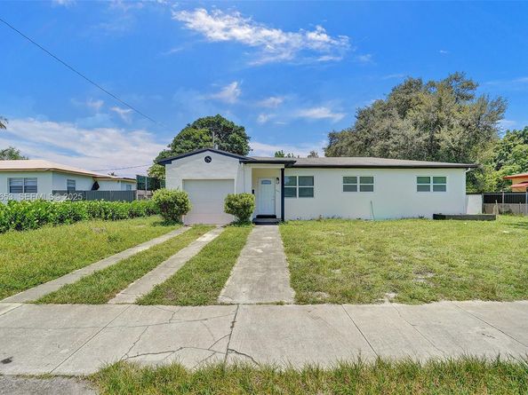 1041 NE 169th St, Miami FL 33162