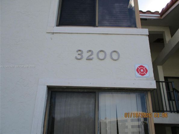 3200 NW 46th St 205, Oakland Park FL 33309