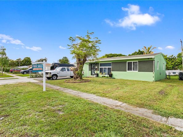 6611 Park St, Hollywood FL 33024