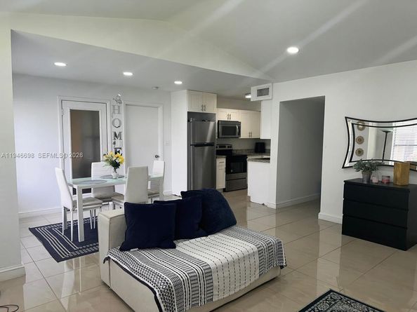 15560 SW 104th Ter 6112, Miami FL 33196