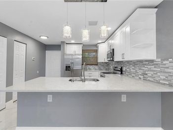 11477 NW 39th Court