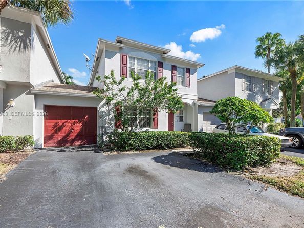 6004 Red Plum Ct, Tamarac FL 33321