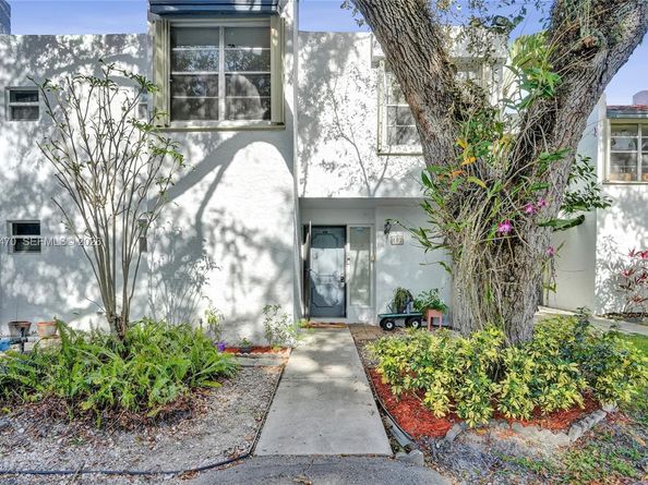 9451 Live Oak Pl 102, Davie FL 33324