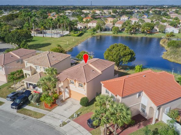 15343 NW 14th Rd, Pembroke Pines FL 33028