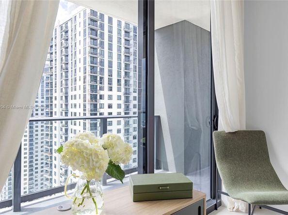 159 NE 6th St 3002, Miami FL 33132