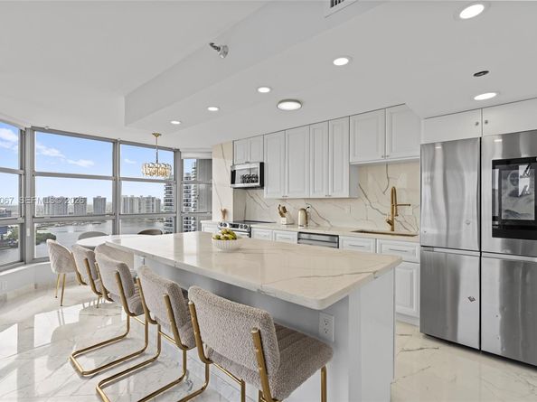 3500 Mystic Pointe Dr 2908, Aventura FL 33180