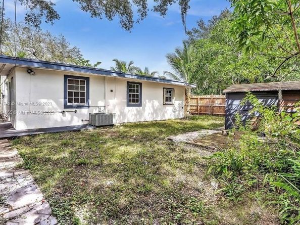 936 NE 132nd St, North Miami FL 33161