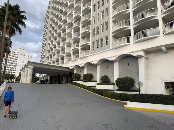 5401 Collins Ave 107, Miami Beach FL 33140