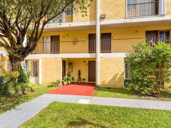 9210 Fontainebleau Blvd 104, Miami FL 33172
