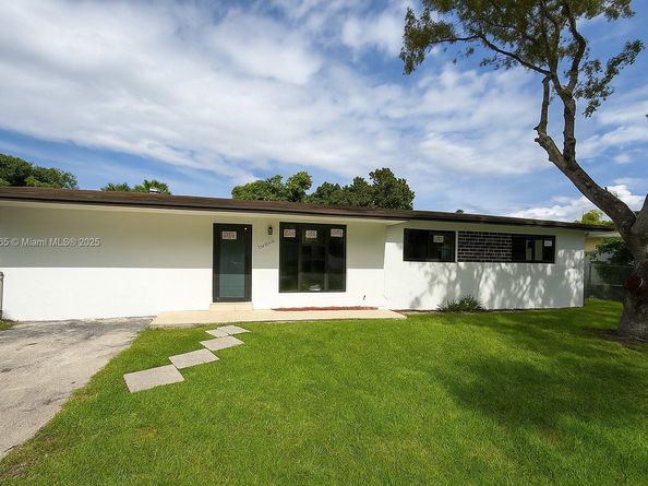 11615 SW 142nd Ter, Miami FL 33176