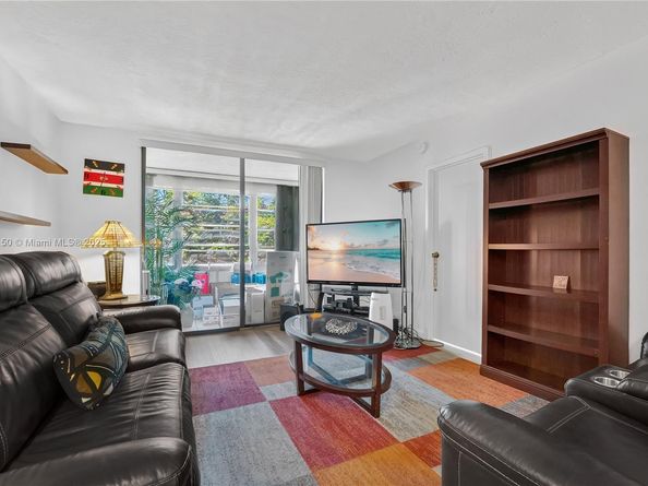 2801 Somerset Dr 411, Lauderdale Lakes FL 33311