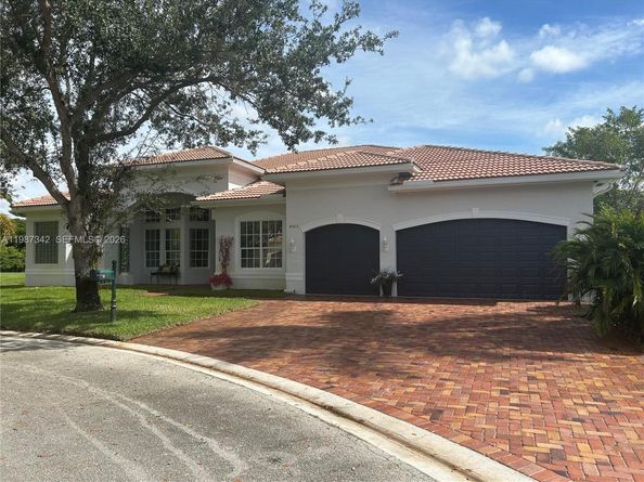 4723 SW 195th Way, Miramar FL 33029