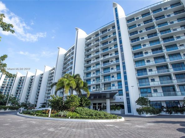 3250 NE 188th Street 204, Aventura FL 33180