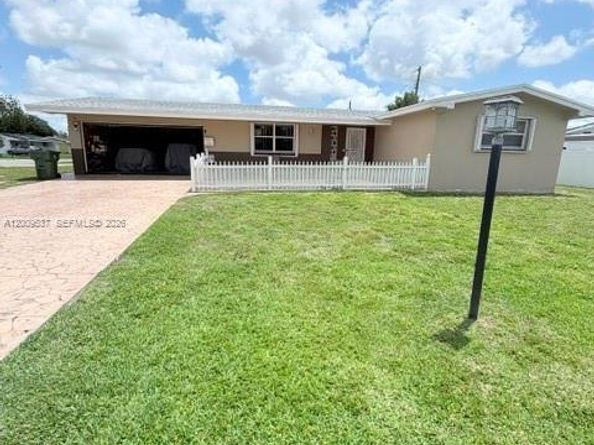 1121 NW 86th Ter, Pembroke Pines FL 33024