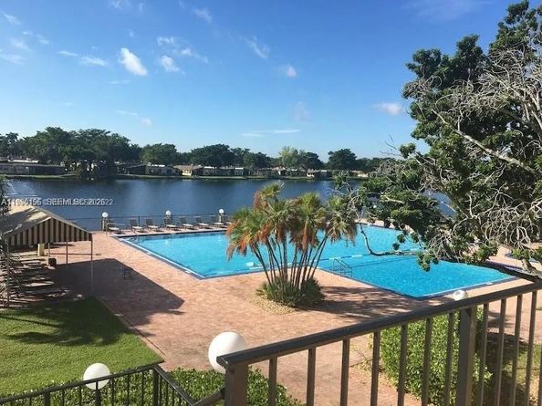 200 Berkley Rd 123, Hollywood FL 33024