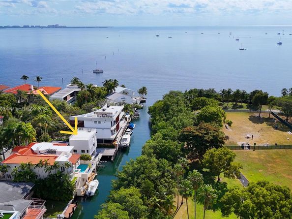 3566 Rockerman Rd, Miami FL 33133