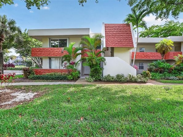 823 Cypress Blvd 104, Pompano Beach FL 33069