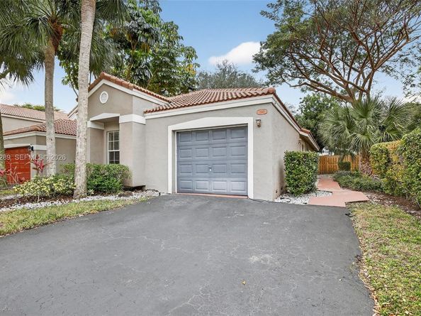 1145 NW 111th Ave, Plantation FL 33322