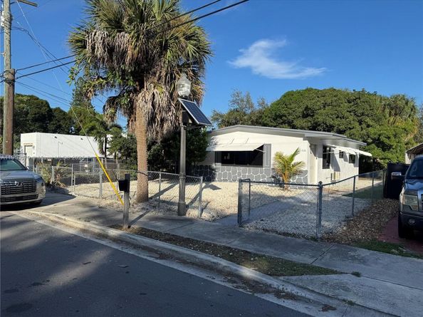 630 NW 14th Way, Fort Lauderdale FL 33311