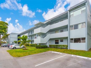 8411 Lagos De Campo Blvd