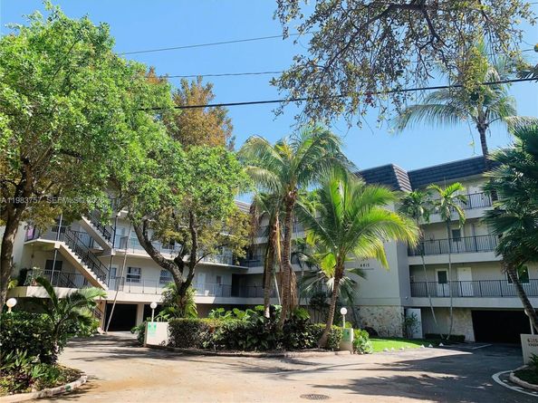 6815 Edgewater Dr 105, Coral Gables FL 33133