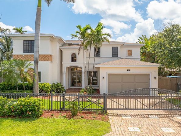 260 NE Wavecrest Ct, Boca Raton FL 33432