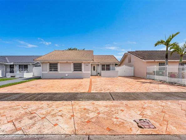 14747 SW 82nd St, Miami FL 33193