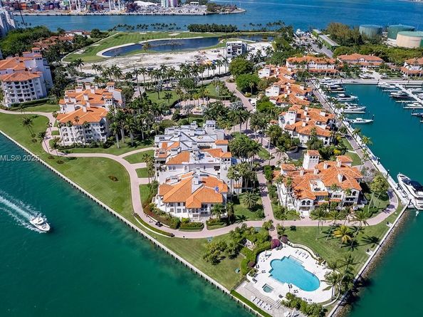 Undisclosed Address #A11814787, Miami Beach FL 33109