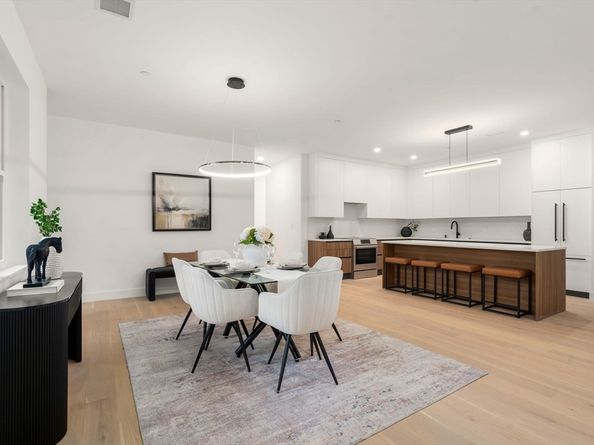 16 Stearns 301, Wellesley MA 02482