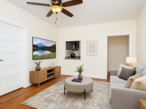 65 Burbank St. 17, Boston MA 02115